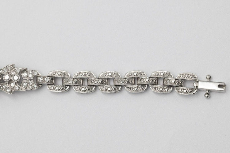 Bracelet Bracelet exclusif en or blanc avec saphir et diamants de style Art Déco 58 Facettes PPK03