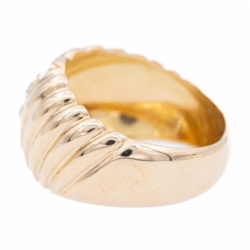 Yellow gold diamond ring 