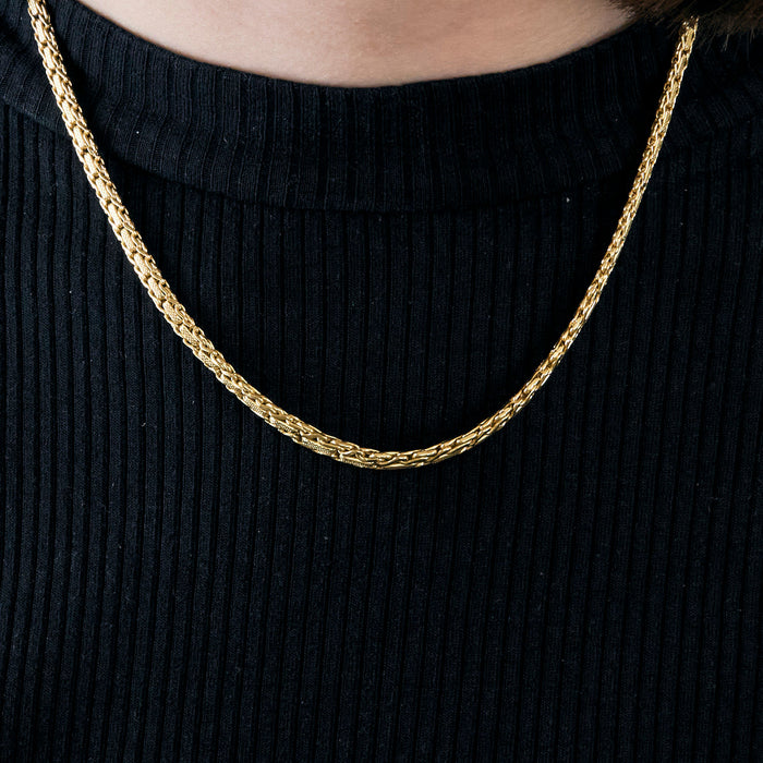 Yellow gold necklace