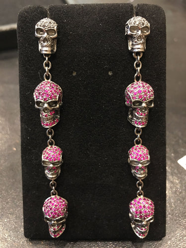 Boucles d'oreilles Paire de pendants d’oreilles « Têtes De Mort » Or, Rubis, Diamants Noirs 58 Facettes