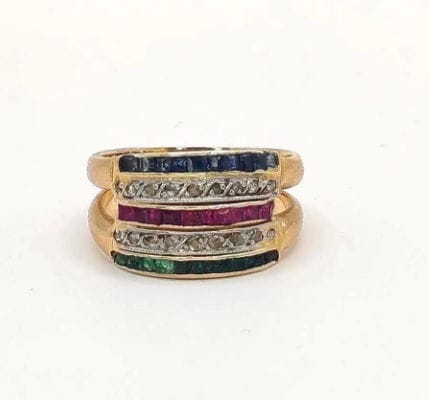 Bague 55.5 Bague Bandeau or jaune sertie de saphirs, émeraudes, rubis et diamants 58 Facettes