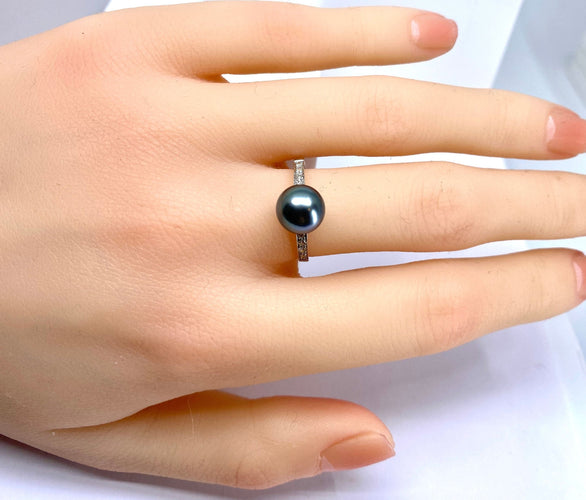 Bague 53 Bague en or blanc, perle de Tahiti et diamants 58 Facettes AB516