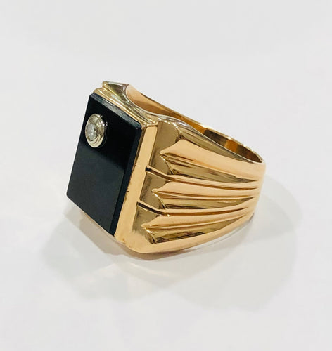 Bague Chevalière or jaune onyx et diamant 58 Facettes