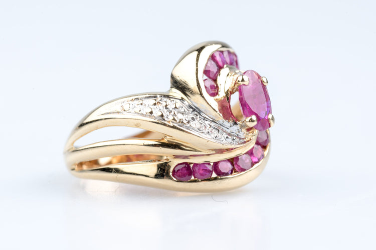 Bague 51 Bague en or jaune 18K rubis et diamants 58 Facettes BGRUDOC571-107
