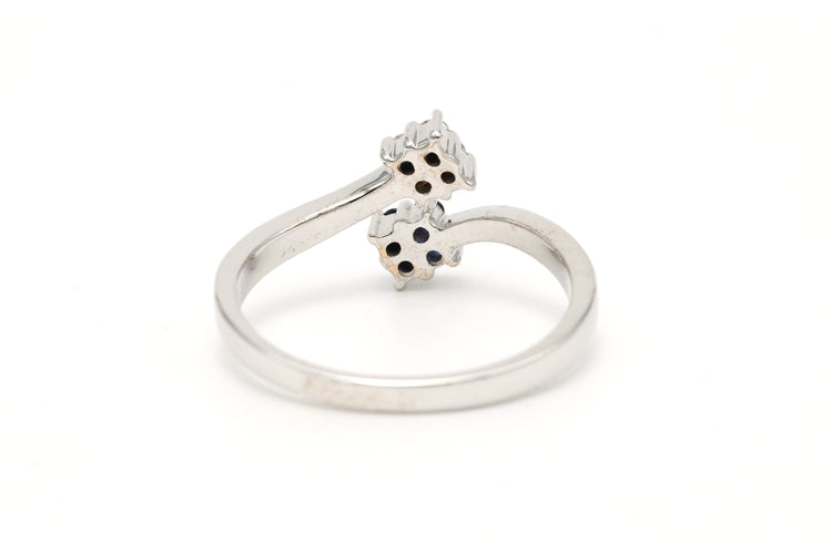 Bague 55 Bague contemporaine en or blanc 18 carats sertie de saphirs et de diamants 58 Facettes 22529