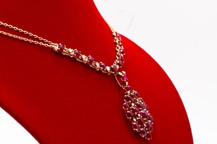 Collier Collier or jaune, cabochon rubis et diamants 58 Facettes 240040