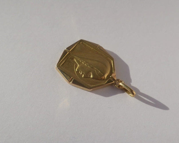 Pendentif Médaille pendentif Art Déco Vierge Marie biface en or jaune et nacre 58 Facettes