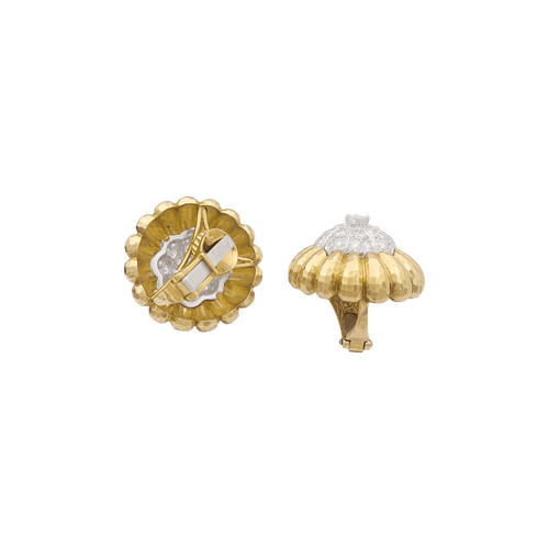 Boucles d'oreilles Clips d'oreilles David Webb, "Boutons", platine, or jaune, diamants. 58 Facettes 34425