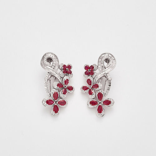 Boucles d'oreilles Boucles d'oreilles fleur diamants et rubis 58 Facettes 2922