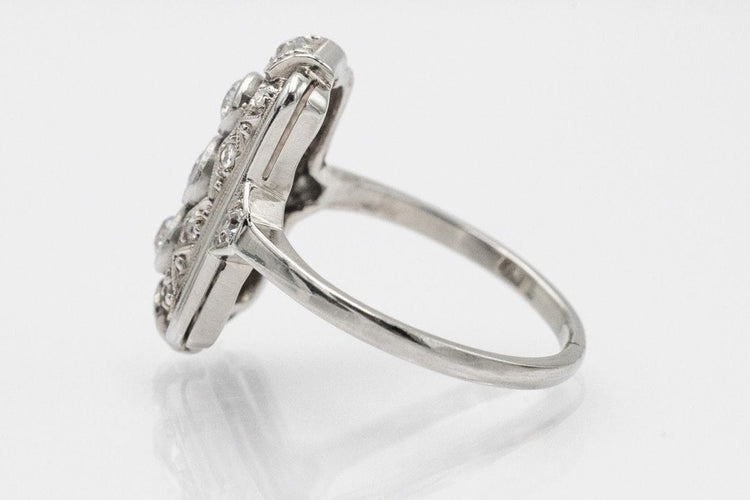 Bague 54 Bague Art Déco en or blanc et platine sertie de diamants, années 1940 58 Facettes KLD1