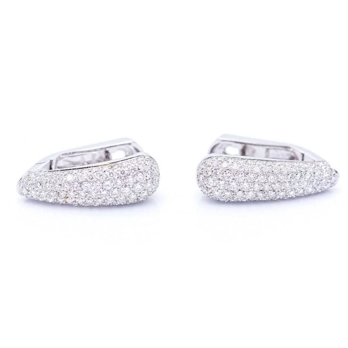 Boucles d'oreilles Boucles d'oreilles en or blanc avec pavé de diamants 58 Facettes N102941EJ