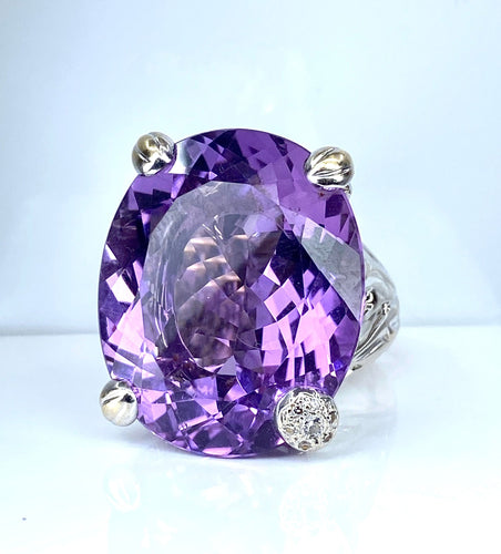 Bague 60 DIOR - Bague or blanc, grand modèle MISS DIOR, améthyste et diamants 58 Facettes AB638