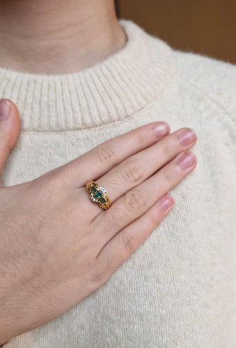 Bague 57 Bague or jaune 18k - Diamants et émeraudes 58 Facettes