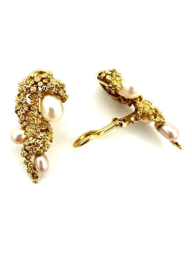 Boucles d'oreilles GILBERT ALBERT. Boucles d'oreilles or jaune 18K et perles 58 Facettes