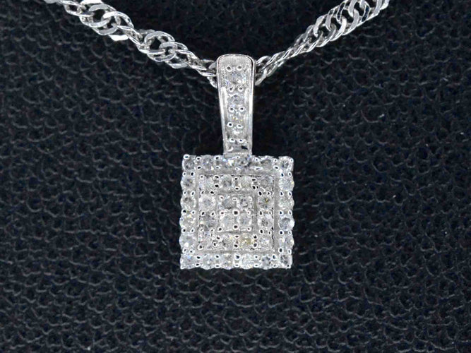 Pendentif Pendentif en or blanc avec diamants 58 Facettes 2024