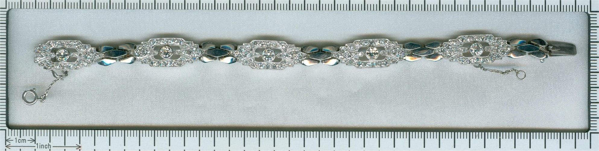 Bracelet Glamour Vintage : Un hommage diamantaire aux années 50 58 Facettes 20302-0012