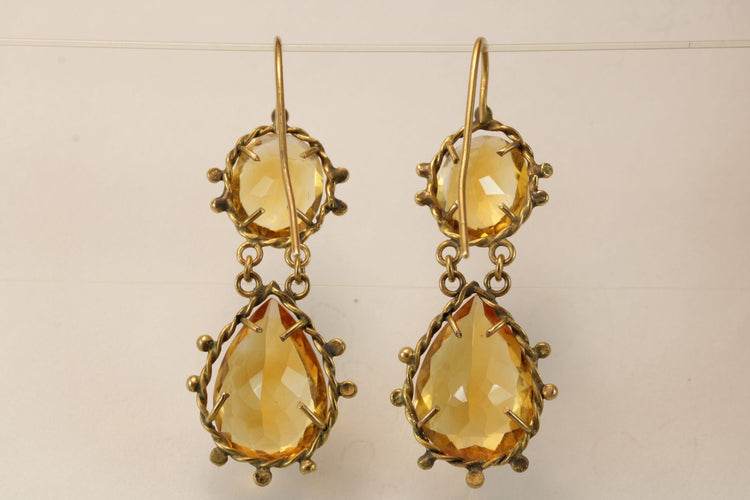 Boucles d'oreilles Boucles d'oreilles antiques en or et topaze 58 Facettes 7638