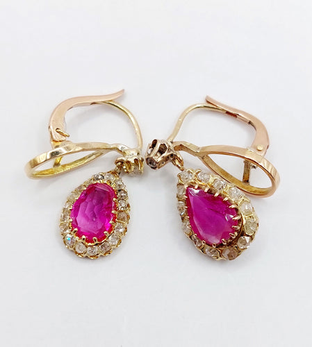 Boucles d'oreilles Dormeuses or jaune, rubis synthétiques et diamants taille ancienne (circa 1920) 58 Facettes A04818