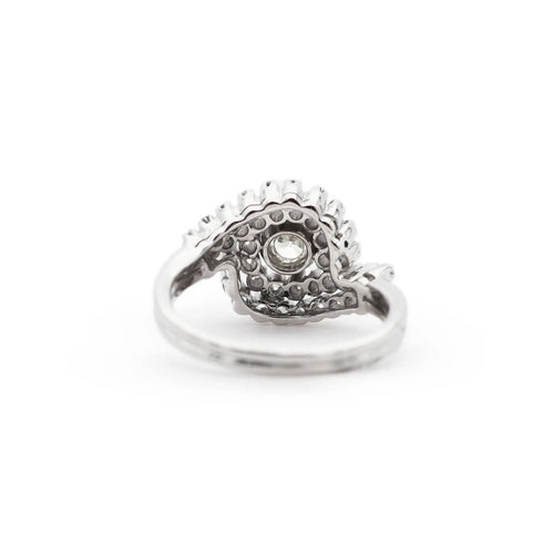 Bague Bague en or blanc avec un diamant central de 0,40 ct et des diamants d'accompagnement 58 Facettes 17321