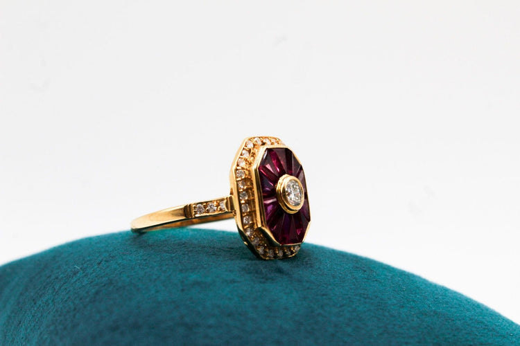 Bague 54 Bague or jaune, rubis et diamants 58 Facettes 240344