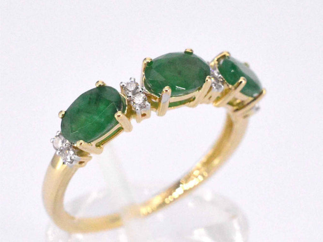 Bague Bague en or avec diamants et émeraude 58 Facettes 2127