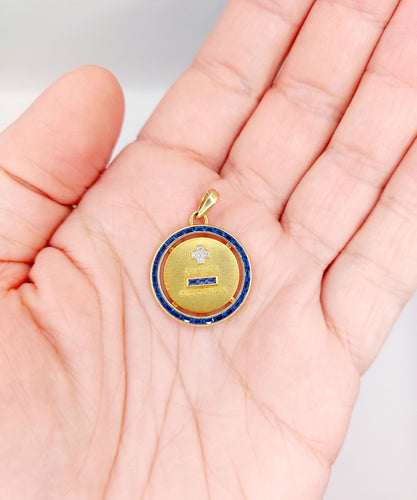 Pendentif AUGIS - Pendentif médaille d'amour 23mm or jaune, diamants et saphirs calibrés 58 Facettes A06326