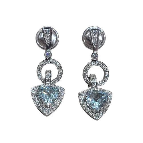 Boucles d'oreilles Boucles d'oreilles en or 18 carats, aigue-marine et diamants 58 Facettes PE262