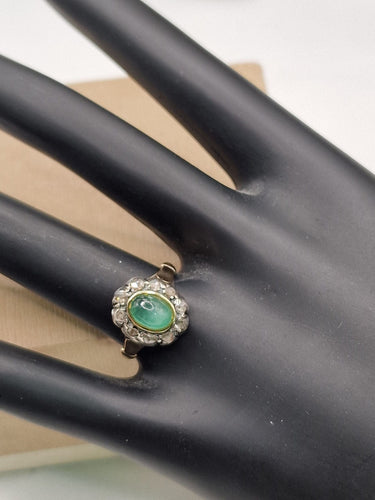 Bague 52 Bague ancienne en or blanc et argent avec cabochon d'émeraude 58 Facettes