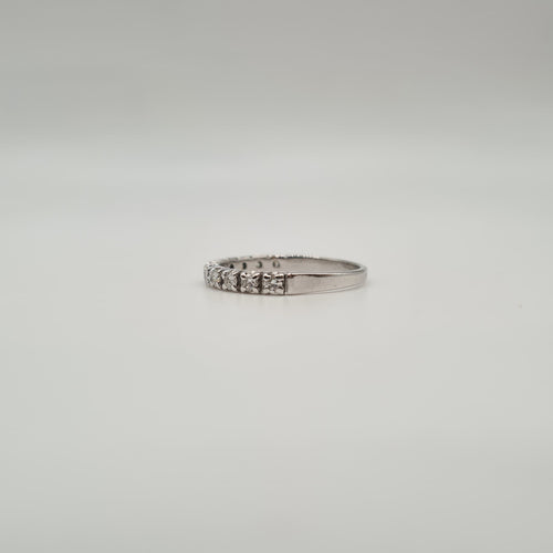 Bague 56 Demi-alliance or blanc diamants 58 Facettes