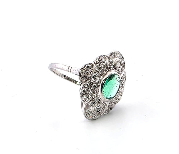 Ring aus 18kt Weißgold mit ovalem Smaragd 2,00ct und Diamanten 1,00ct 