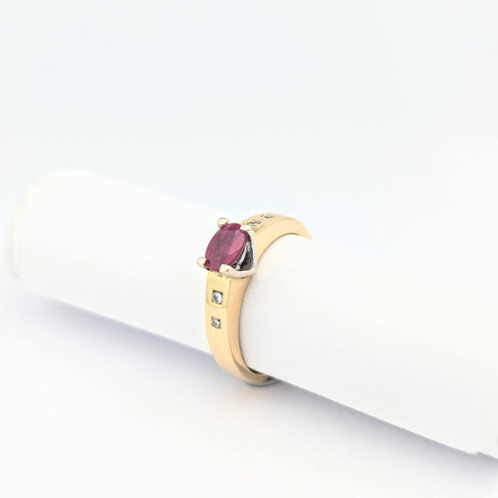 Yellow gold, ruby, diamond ring