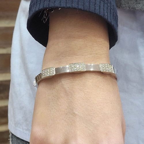 Bracelet Pulsera en or blanc 18k et diamants taille brillant 58 Facettes P81