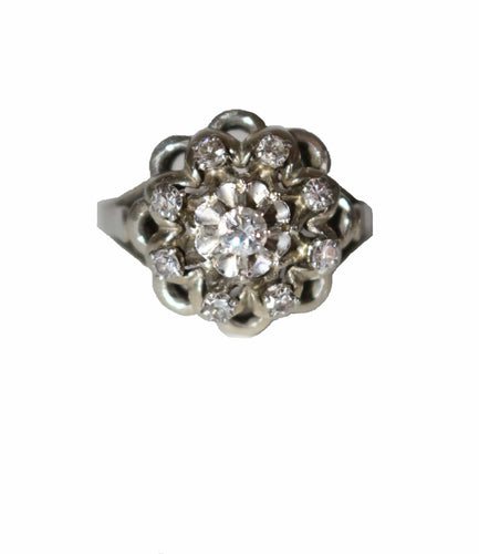 Bague 54 Bague marguerite platine et diamants 58 Facettes 567