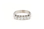 Bague 52 Bague contemporaine en or blanc 14 carats sertie de diamants 58 Facettes 19299