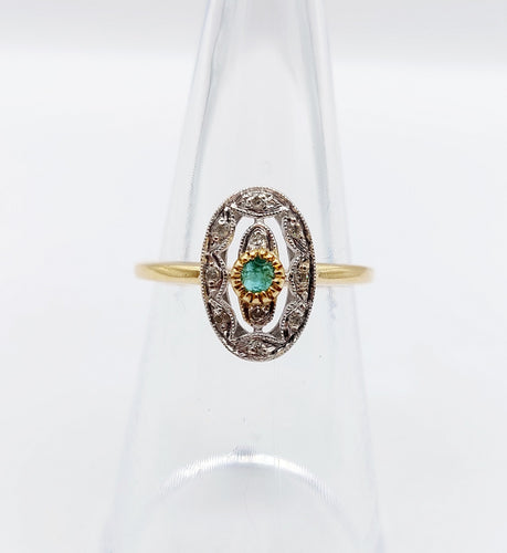 Bague 51.5 Bague marquise art déco or jaune, émeraude et petits diamants 58 Facettes A05530