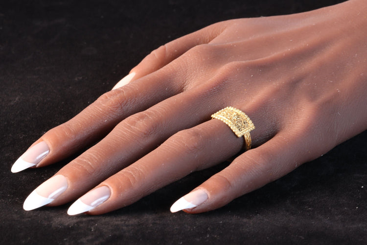 Antieke 18-karaats gouden ring met granulatie en filigraan, circa 1780 – Weerspiegeling van Georgische elegantie 