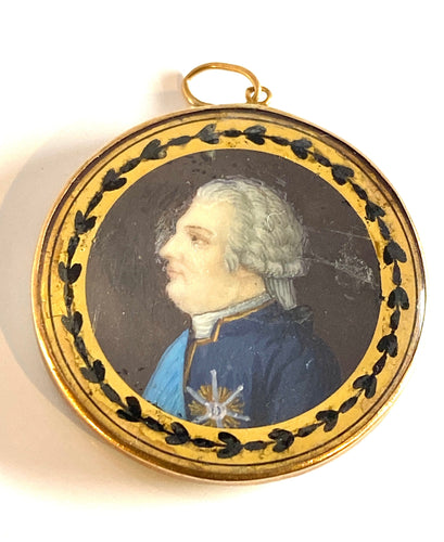 Pendentif Pendentif en or miniature portrait de LOUIS XVI 58 Facettes AB331