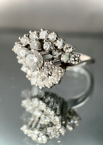 Bague 57.5 Bague tourbillon or blanc diamants 58 Facettes