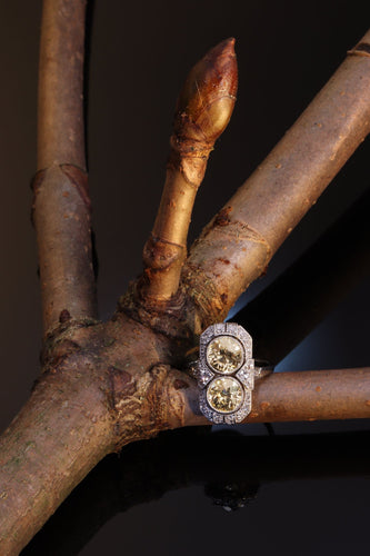 Bague 51 L'élégance Art déco : l'histoire d'une bague en diamant des années 1930 58 Facettes 22193-0036