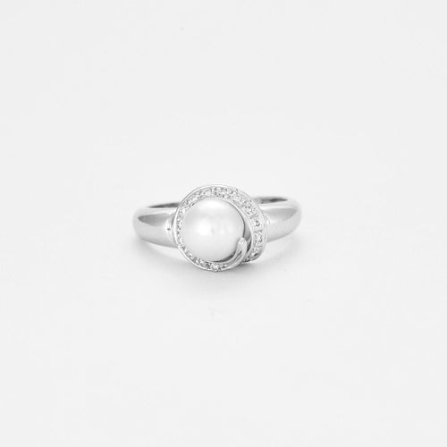 Diamant- und Perlenring