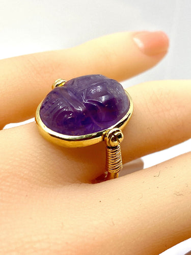 Прстен од жутог злата, мобилни аметист скарабеј