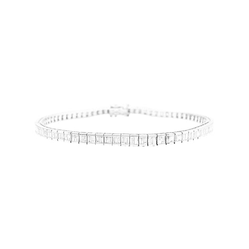 Bracelet Bracelet ligne, or blanc et diamants taille baguette. 58 Facettes 34841