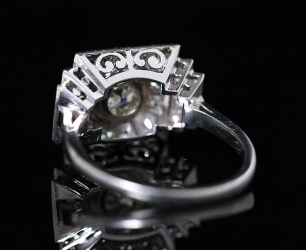 Bague Bague Art Deco 1930 en platine et brillants. 58 Facettes