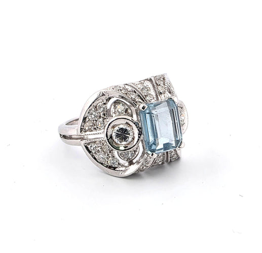 Bague 55 Bague en or blanc 18 carats avec aigue-marine et diamants 58 Facettes