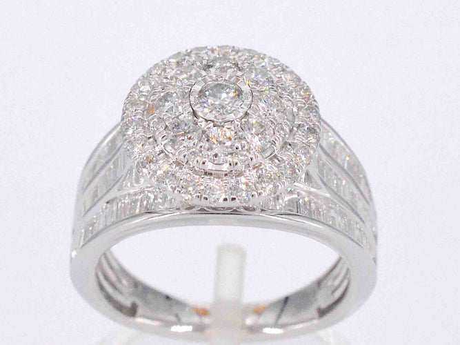 Bague 54 Bague entourage en or blanc avec diamants 58 Facettes 2041