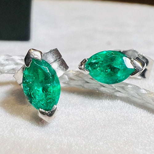 Boucles d'Oreille Or Blanc 18ct émeraudes Taille Marquise  0.40ct 58 Facettes 7860 A