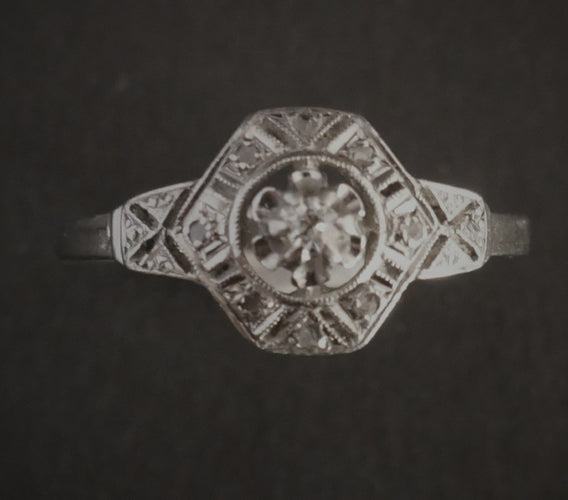 Squillo Art Deco Diamanti platino E Oro Bianco