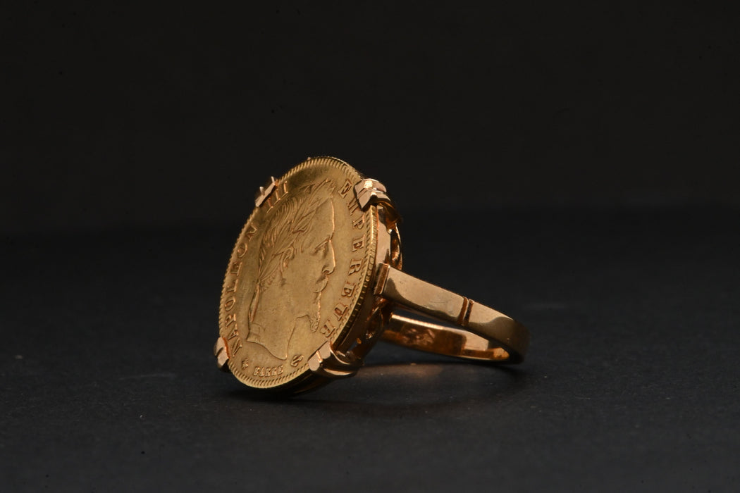 Anillo basado en una moneda de oro de Napoleón III