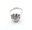 Bague 53 Bague en or blanc avec diamant central et diamants environnants 58 Facettes