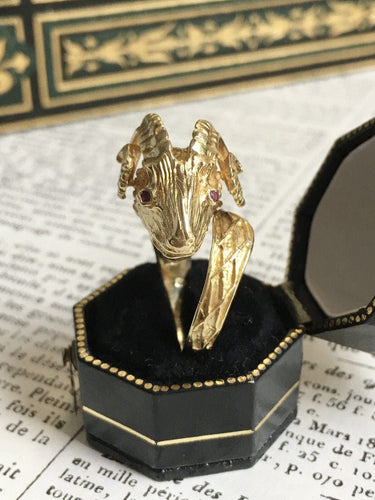 Bague 59 Bague en or jaune tête de bélier 58 Facettes